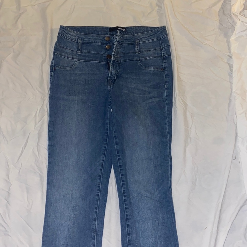 high waisted jeans